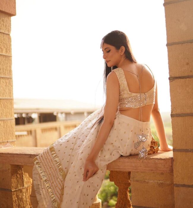 Cream & Gold lehenga choli Fabric Raw silk